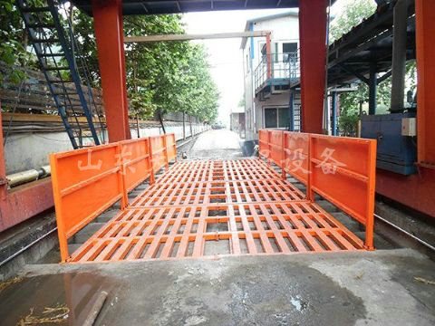 點(diǎn)擊查看詳細(xì)信息<br>標(biāo)題：濟(jì)寧唐口煤礦4X12米煤礦專用洗車機(jī) 閱讀次數(shù)：2412